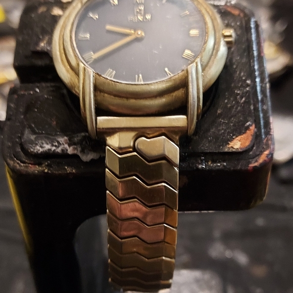 VINTAGE Y2K Fendi Women's Watch - Picture 3 of 8